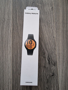 Samsung Galaxy Watch 4 LTE 44 мм, черный
