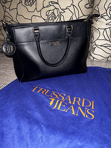 Новая сумка Trussardi
