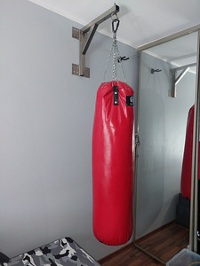 Груша боксёрская с креплением на стену