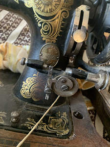 Продам старинную швейную машинку ОПТИМА Зингер.