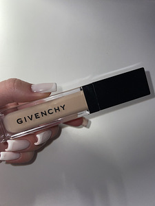 Givenchy concealer (Shade N95)