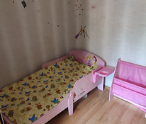 Детский шкаф с полкой и кроватью