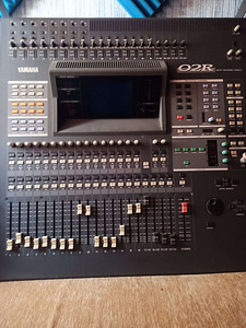 Digital Mixer Console Yamaha 02R/V2 + w/MB02 Peak Meter