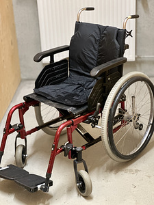 Инвалидная коляска Invacare