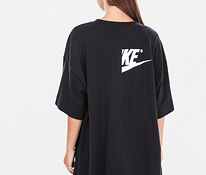 Платье-футболка Nike