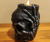Gootika küünlajalg/ Gothic candlestick