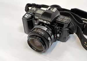 Продается аналоговый фотоаппарат Minolta 7000 af.
