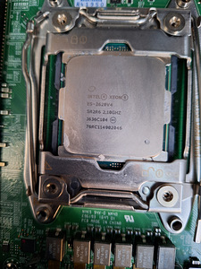 Intel Xeon E5-2620V4, LGA2011, Cores: 8, RAM: DDR4 (2шт)