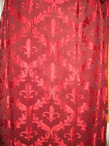 Dekoratiivkangas punane 260 * 150.Viskoos/silk täpiline 5m