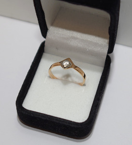 Золотое кольцо, 585 пробы, вес 1.59 g