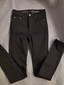 Новые черные брюки размер 27. длина 32