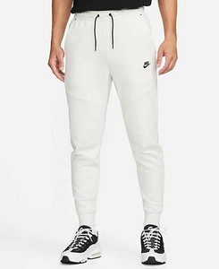 Новые спортивные штаны Nike Tech размера М.