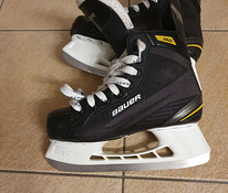 Хоккейные коньки Bauer Superme 38.5
