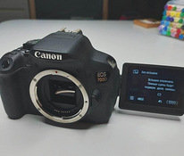Canon EOS 700D/kaks akut/mälupulk/laadija