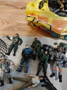 Plastic soldiers / army toys