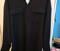 Блузка черная длинная с длинными рукавами, карманами
