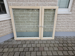 Продается 2-створчатое деревянное окно (производство Хаапсалу Уксетехазе).