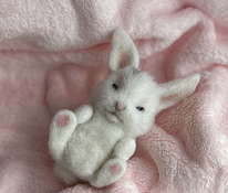 Кролик из шерсти игрушка