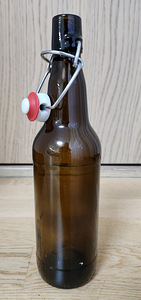 Стеклянная бутылка с фарфоровой крышкой 0,5л.