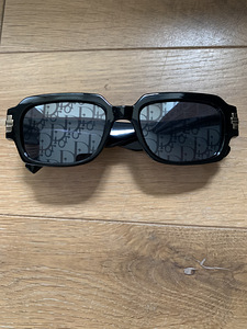 Солнцезащитные очки Кристиана Диора