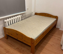 Кровать с матрасом 120х200.