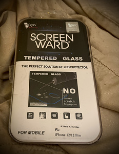 Защитное стекло iPhone 12