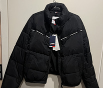 Новая куртка Tommy Hilfiger в/о размера М.