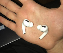 Airpods pro 1.