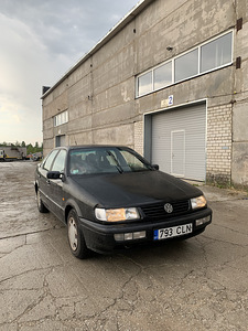 Volkswagen Passat B4 1.9tdi (2 foto / 6)