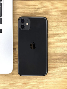 Vahetan / müün Iphone 11 128gb (1 foto / 2)