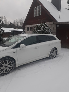 Продам Toyota Avensis (4 фото из 4)