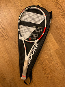 Tennisse rocket Babolat koos kottiga (1 foto / 4)
