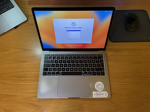 MacBook Pro 13' 2017 12/256 i5 (5 фото из 8)