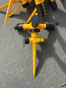 Automaatne pöörlev sprinkler (1 foto / 2)