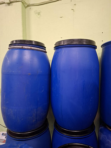IBC 1000L konteinerid & tünnid (4 foto / 4)