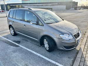 VW Touran (3 foto / 3)
