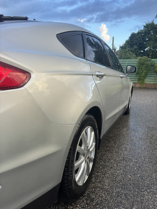 Ford mondeo (6 foto / 12)