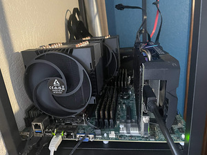 Dual AMD EPYC 7502 – 64 Cores 128 GB RAM (1 foto / 1)