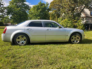 Chrysler 300C с газом (2 фото из 12)