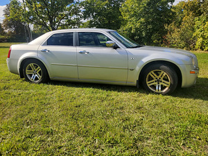 Chrysler 300C с газом (6 фото из 12)