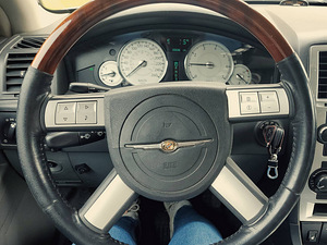 Chrysler 300C с газом (10 фото из 12)