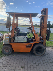 Toyota tõstuk (3 foto / 10)