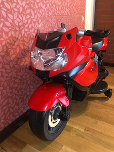 Детский электромотоцикл BMW K1300S от 3х лет (3 фото из 10)
