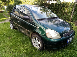 Toyota yaris 1999a (4 foto / 5)