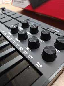 Akai MPK mini mk3 Black Midi Keyboard Controller (2 foto / 3)