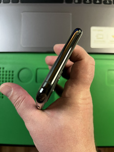Продам iPhone 11 Pro Max (6 фото из 8)