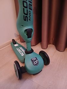Самокат Scoot and Ride . (2 фото из 8)