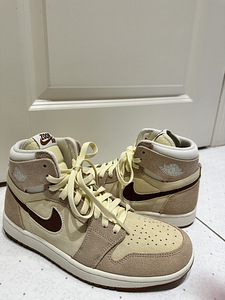 Meeste seemisnahast tossud Nike Jordan Beež & Pruun Air Jordan (1 foto / 7)