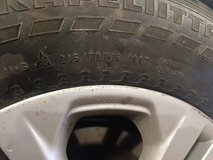 Диски r 16 KIA ,резина Nokian Hakkapeliitta 215*70 (7мм) (4 фото из 5)