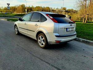 Ford Focus 1.6 diesel (3 foto / 5)